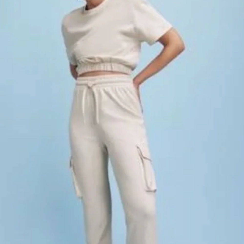 NEW Zara ivory cargo joggers, large. PG1257